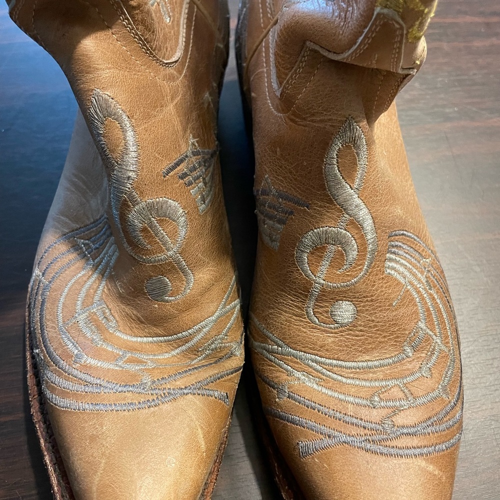 Ferrini tan cowboy boots